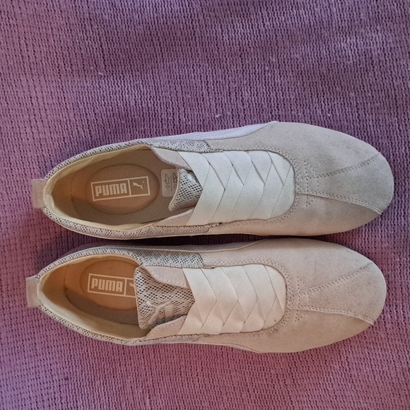 Women's Puma Sneakers - Picture 2 of 6